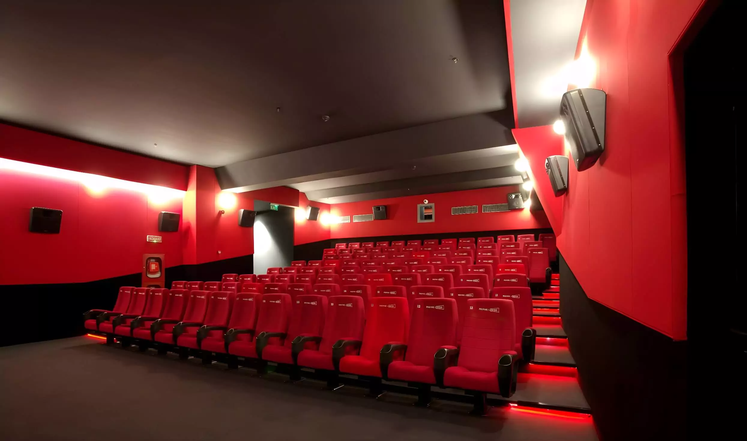 These high-end cinema chairs incorporate state-of-the-art materials, offering an immersive and luxurious viewing experience for every guest. Image